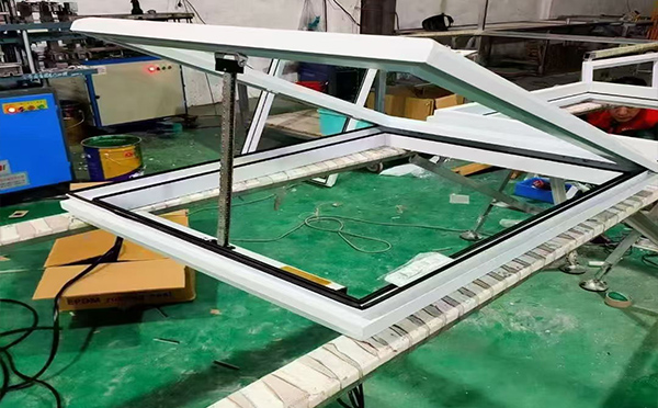 某地下车库出入口泾源排烟窗配置工程